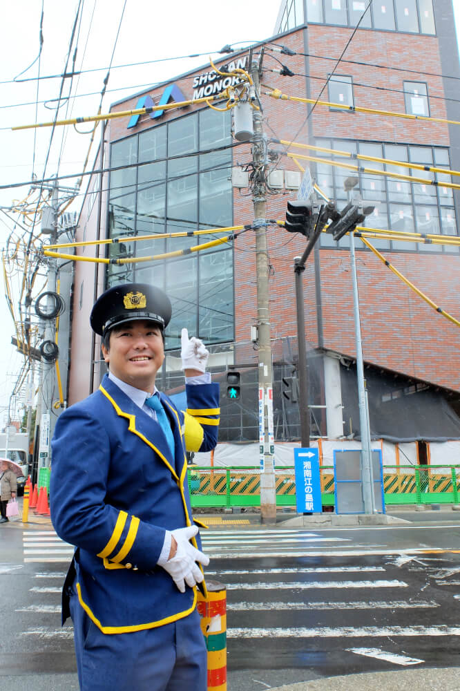 25湘南江の島駅外観.jpg